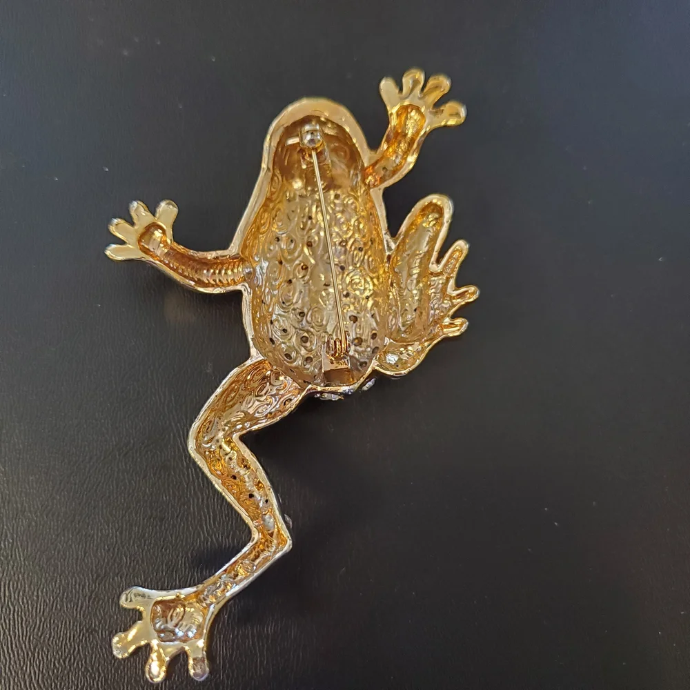 Vintage Large Frog Brooch. Gold-tone.